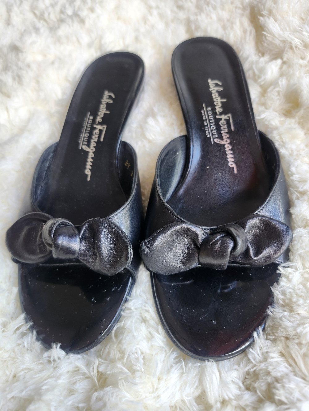 Salvatore Ferragamo Black Leather Knot Bow Slide Mules
